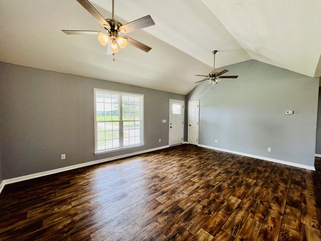 4560 Fall River Rd, Pulaski, TN 38478