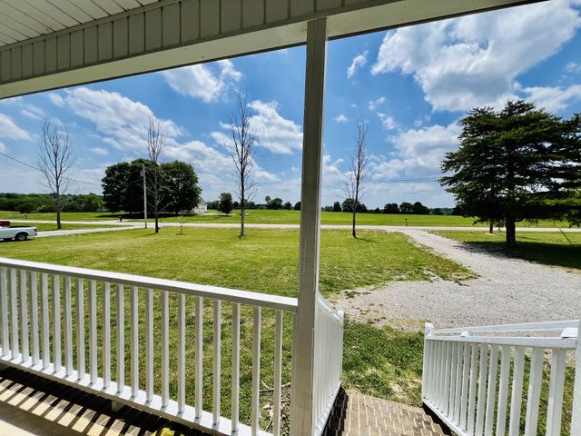 4560 Fall River Rd, Pulaski, TN 38478