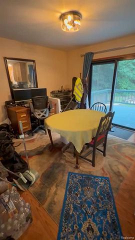 8819 Woodshire Drive, White Lake, MI 48386