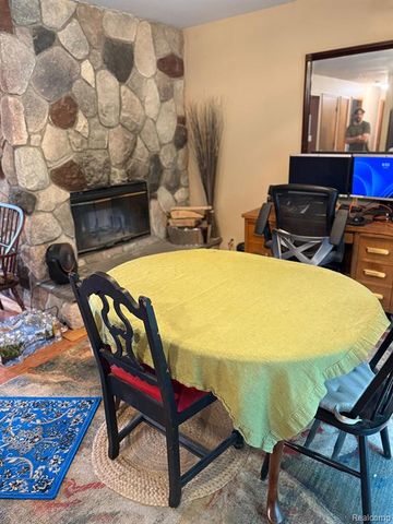 8819 Woodshire Drive, White Lake, MI 48386