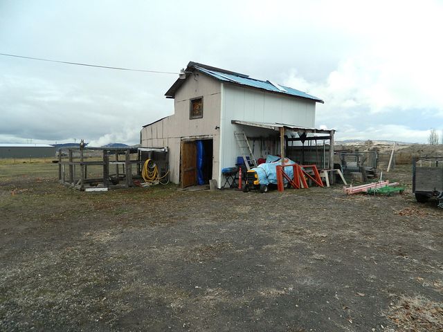 1267 Joe Wright Road, Klamath Falls, OR 97603