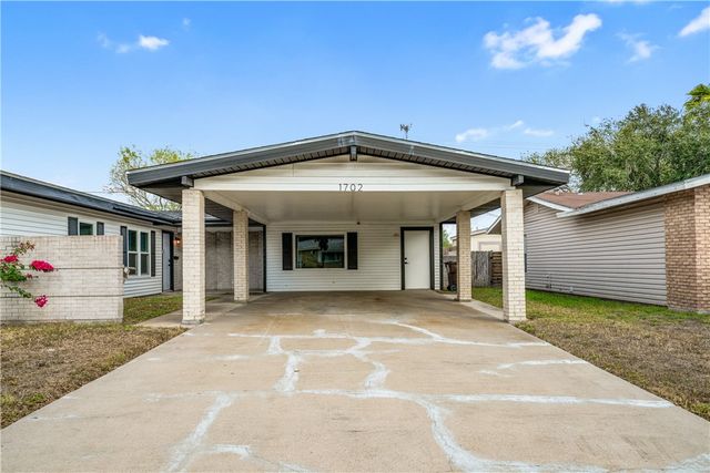 1702 Santa Fe Dr, Kingsville, TX 78363