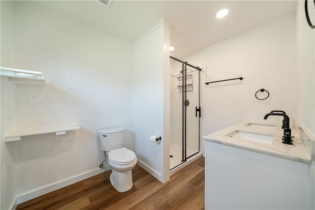 1702 Santa Fe Dr, Kingsville, TX 78363