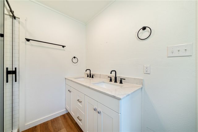 1702 Santa Fe Dr, Kingsville, TX 78363