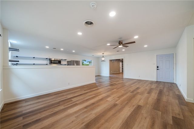 1702 Santa Fe Dr, Kingsville, TX 78363