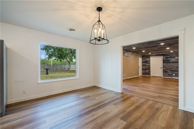 1702 Santa Fe Dr, Kingsville, TX 78363