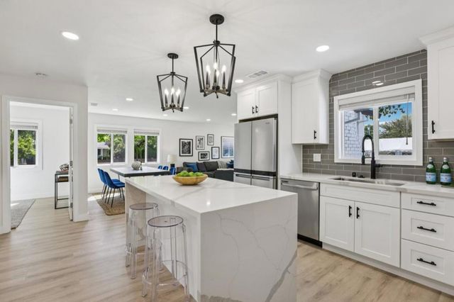 551 Newbridge Street, Menlo Park, CA 94025