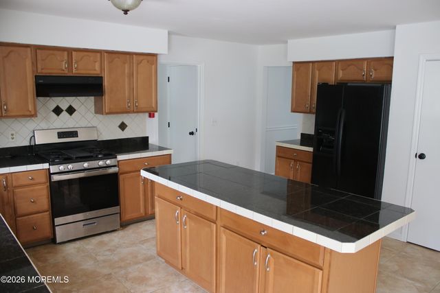 30 Mill Road, Manalapan, NJ 07726