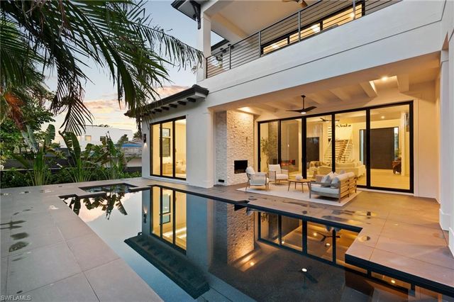 3840 CRAYTON RD, Naples, FL 34103