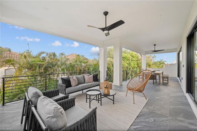 3840 CRAYTON RD, Naples, FL 34103