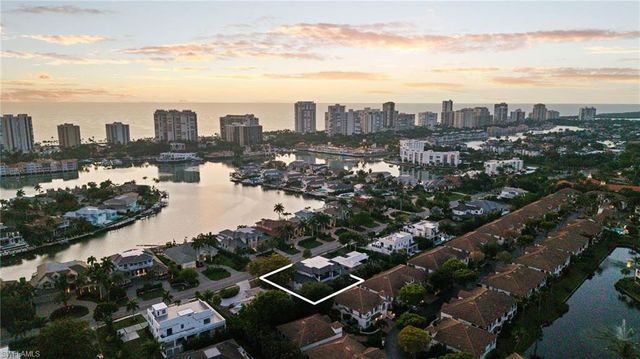3840 CRAYTON RD, Naples, FL 34103