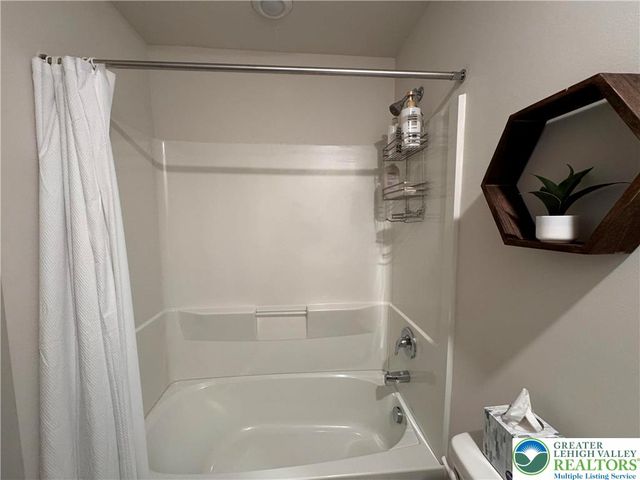 7505 Clayton Avenue, Upper Saucon Twp, PA 18036