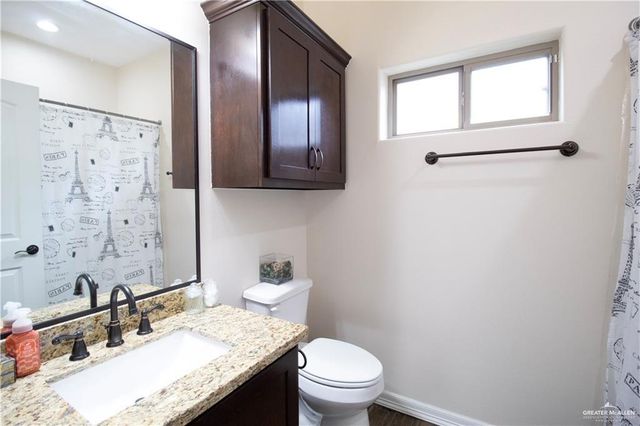 2901 E Imperial Oaks Drive Drive, Alton, TX 78573