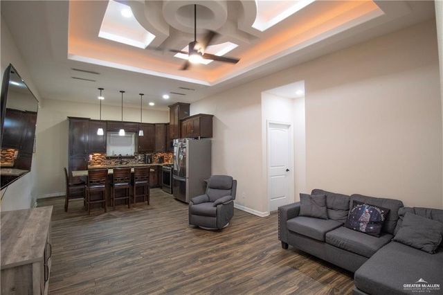 2901 E Imperial Oaks Drive Drive, Alton, TX 78573