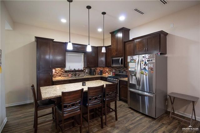 2901 E Imperial Oaks Drive Drive, Alton, TX 78573