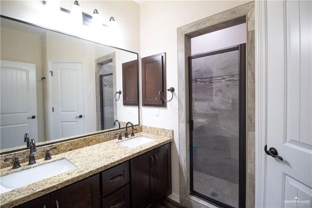 2901 E Imperial Oaks Drive Drive, Alton, TX 78573