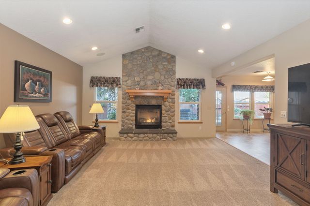 1116 Cashmere Drive, Grants Pass, OR 97527