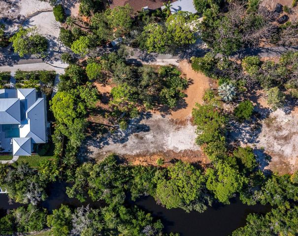 7233 PINE NEEDLE ROAD, Sarasota, FL 34242