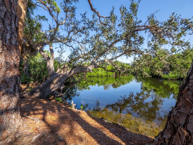 7233 PINE NEEDLE ROAD, Sarasota, FL 34242