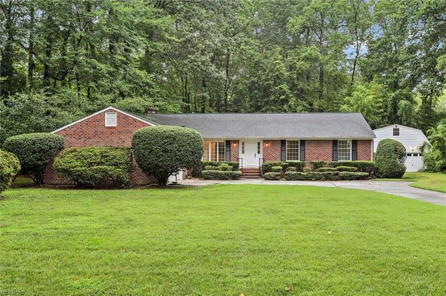 105 Ilex DR, Yorktown, VA 23692