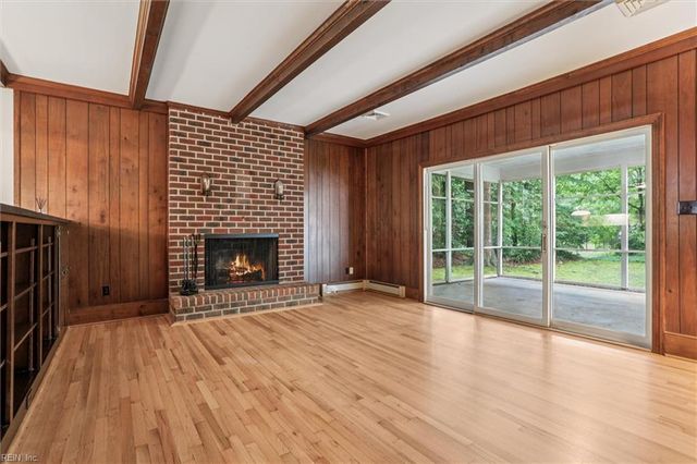 105 Ilex DR, Yorktown, VA 23692
