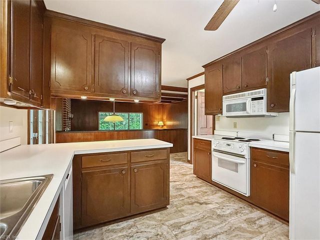 105 Ilex DR, Yorktown, VA 23692