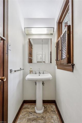 105 Ilex DR, Yorktown, VA 23692