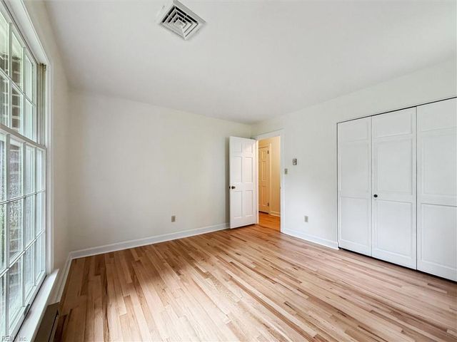 105 Ilex DR, Yorktown, VA 23692