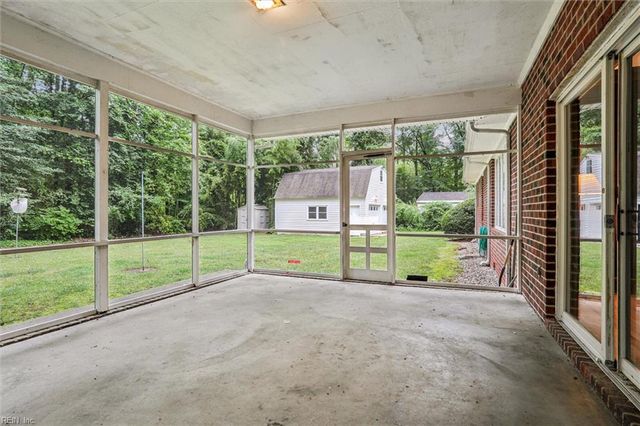 105 Ilex DR, Yorktown, VA 23692