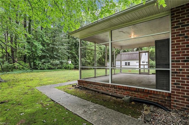 105 Ilex DR, Yorktown, VA 23692
