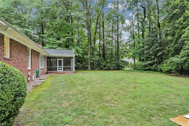 105 Ilex DR, Yorktown, VA 23692