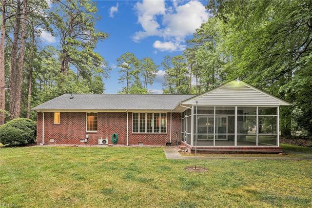 105 Ilex DR, Yorktown, VA 23692