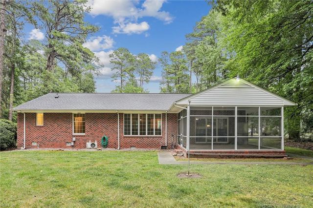 105 Ilex DR, Yorktown, VA 23692