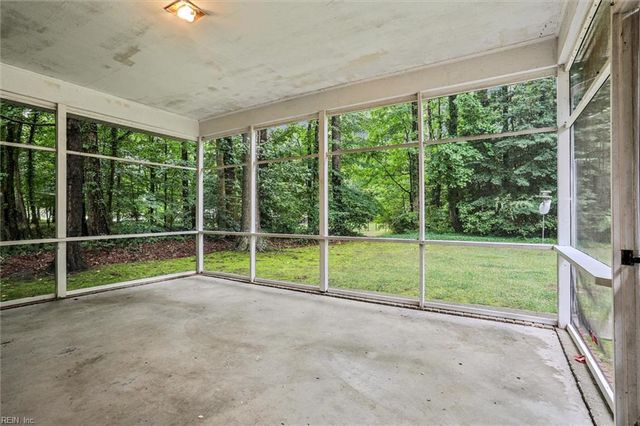 105 Ilex DR, Yorktown, VA 23692