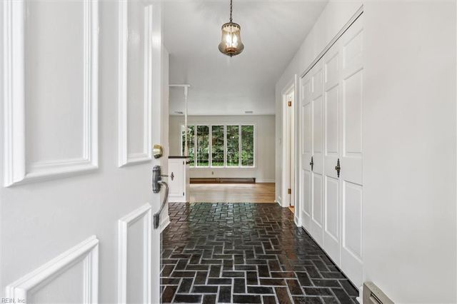 105 Ilex DR, Yorktown, VA 23692