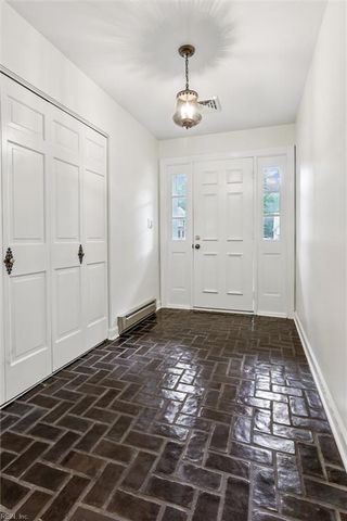 105 Ilex DR, Yorktown, VA 23692