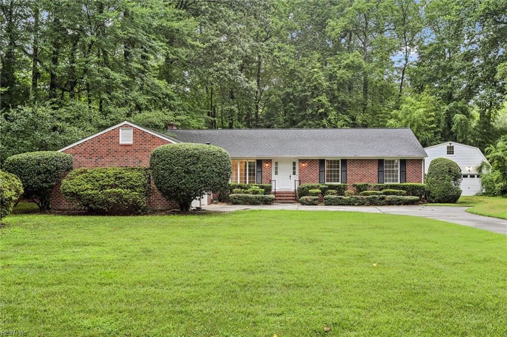 105 Ilex DR, Yorktown, VA 23692