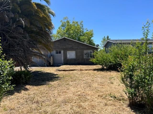 1225 Cypress Street, East Palo Alto, CA 94303
