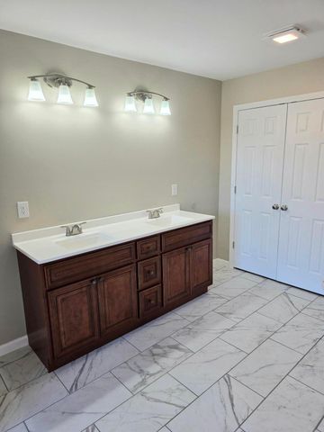 54 Emily Lane, London, KY 40744