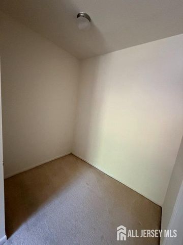 12 Sunflower Court, Edison, NJ 08820