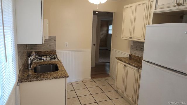 95 Pleasure Avenue, Ronkonkoma, NY 11779