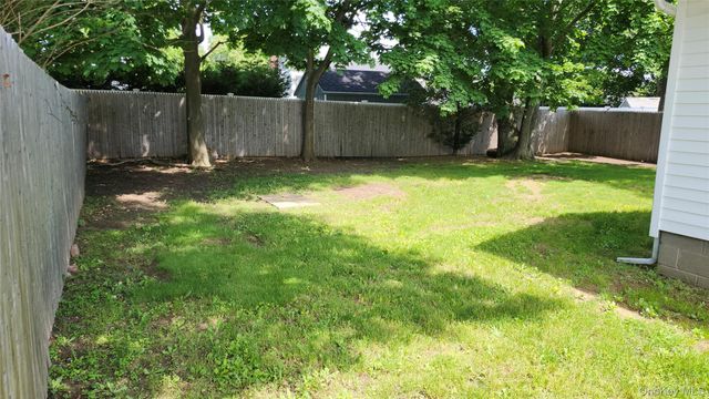 95 Pleasure Avenue, Ronkonkoma, NY 11779
