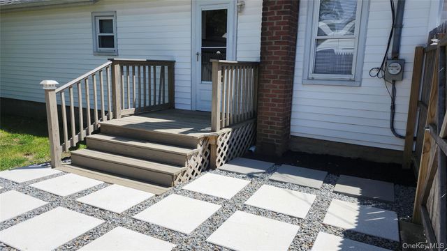 95 Pleasure Avenue, Ronkonkoma, NY 11779
