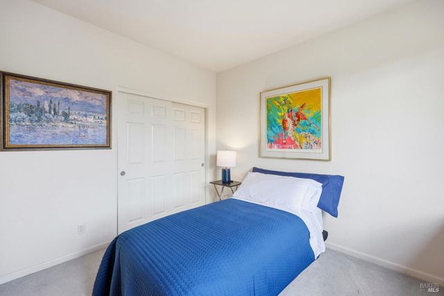 7576 Meadowlark Dr, Sebastopol, CA 95472