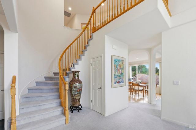 7576 Meadowlark Dr, Sebastopol, CA 95472