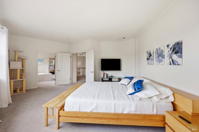 7576 Meadowlark Dr, Sebastopol, CA 95472