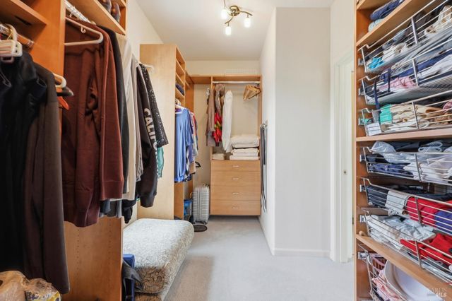 7576 Meadowlark Dr, Sebastopol, CA 95472