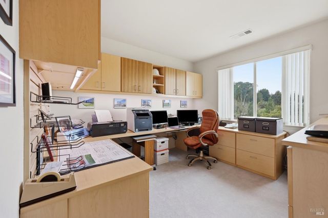 7576 Meadowlark Dr, Sebastopol, CA 95472