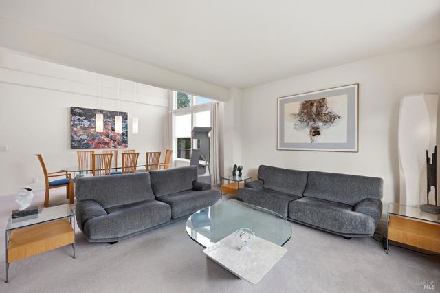 7576 Meadowlark Dr, Sebastopol, CA 95472