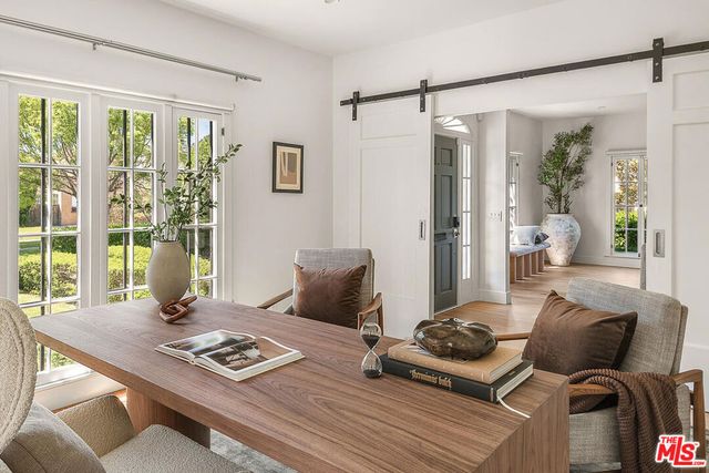 940 Westchester Place, Los Angeles, CA 90019